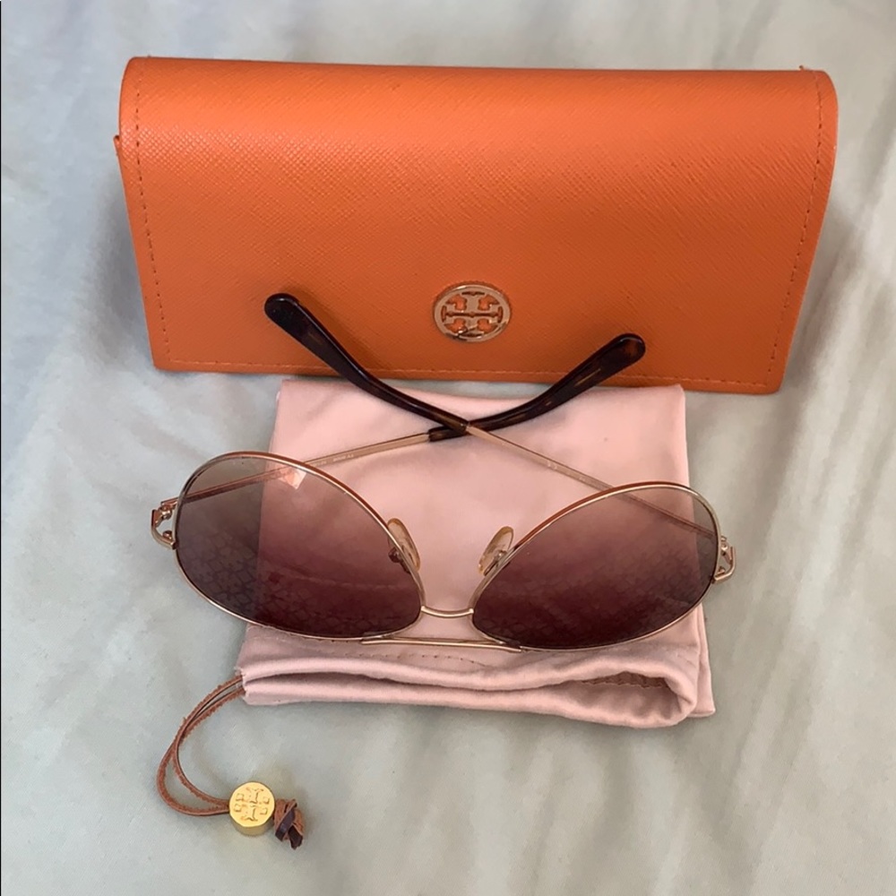 Tory Burch aviator monogram sunglasses (golden)